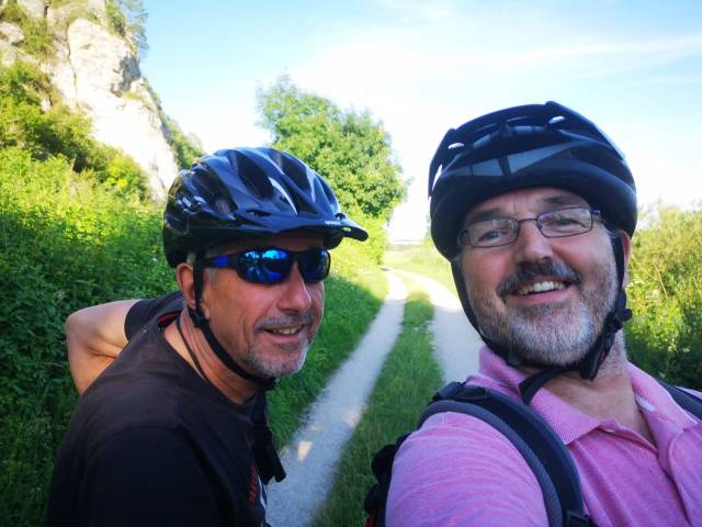 Bild: mit den Mountainbikes durch die Alb