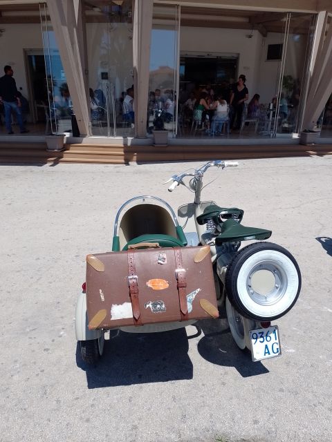 alter Roller mit Beiwagen in Agrigento