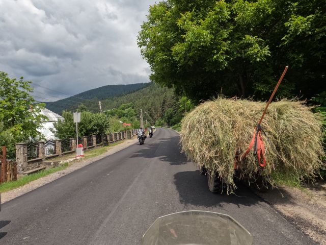 Heuernte in den Karpaten