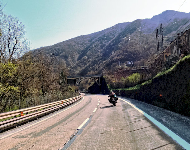 Die letzten Kilometer machen plötzlich richtig Spaß, auch wenn zahlreiche Baustellen den Rhythmus immer wieder unterbrechen.