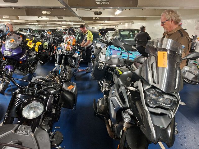 Bepacken der Motorräder