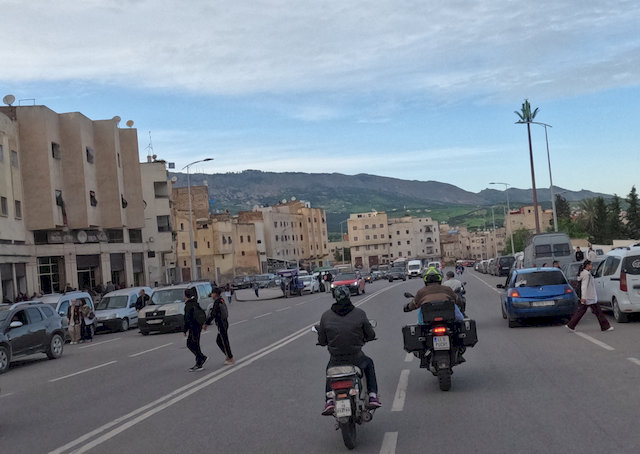 Kurz vor 18 Uhr erreichten wir schließlich Fes.