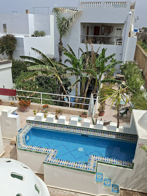 der Blick von einer der vielen Terrassen unseres Hotels