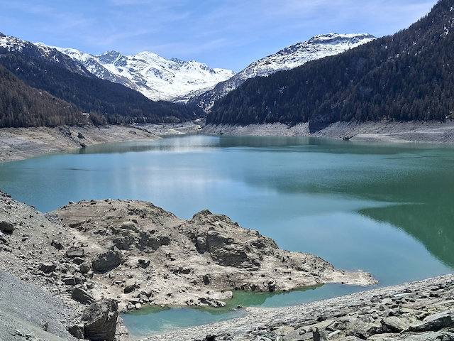 Ein Stück später erreiche ich den Staudamm von Marmorera Stausee.
