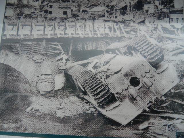 Der Panzer wurd 1948 von französischen Pionieren aus der Ourthe geborgen