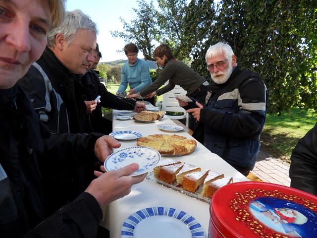 bei Beates Eltern zur Kaffee-und-Kuchenzeit