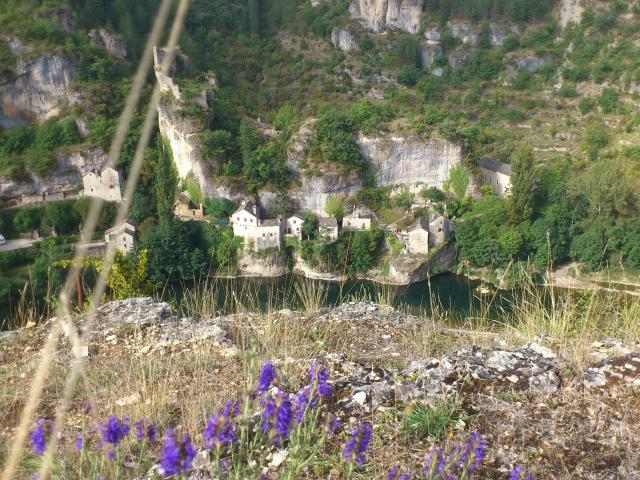 das Dorf Castelbouc in der Tarn-Schlucht