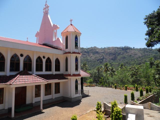 Kirche auf dem Weg nach Konnathady