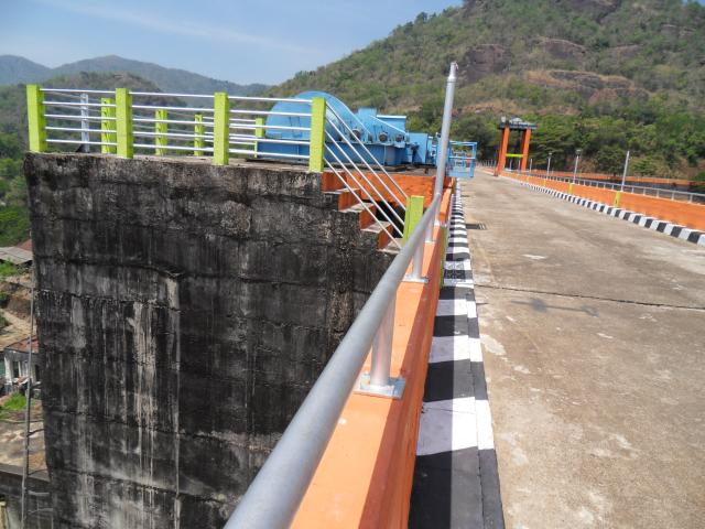 auf dem Thenmala Dam