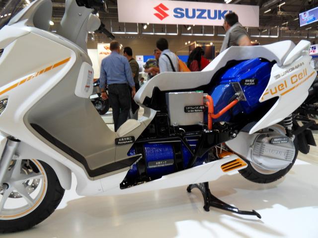 Suzuki-Burgman-Roller mit Brennstoffzellenantrieb
