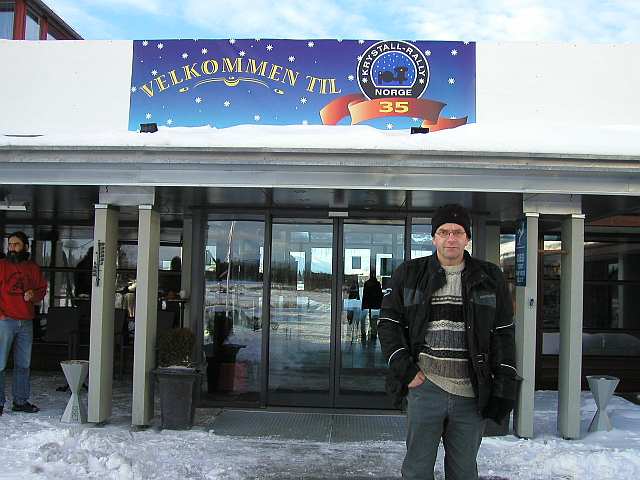Achim vor dem Hotel