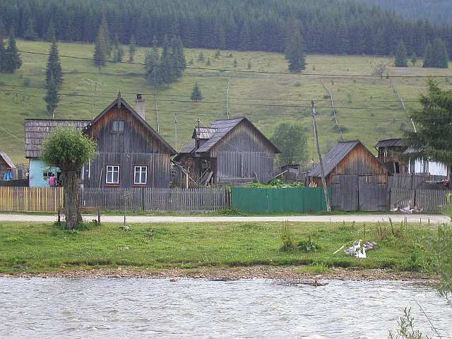 Fahrt entlang des Flusses 