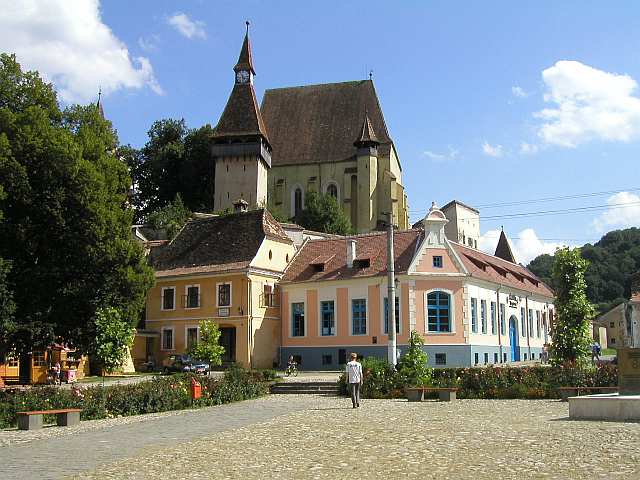 am Marktplatz in Biertan
