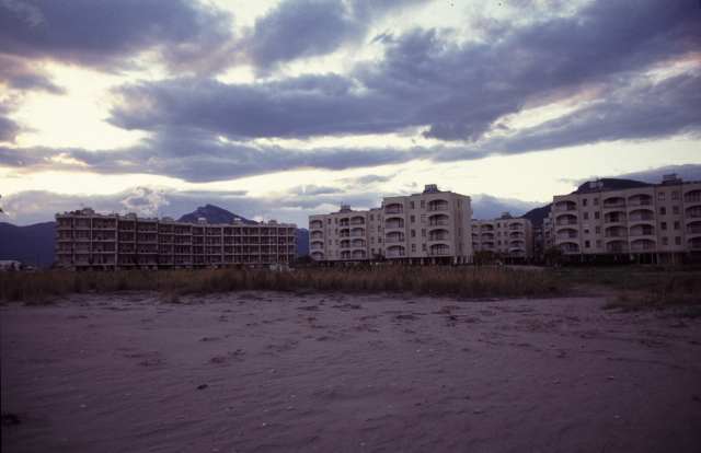 Neubauten an der Küste