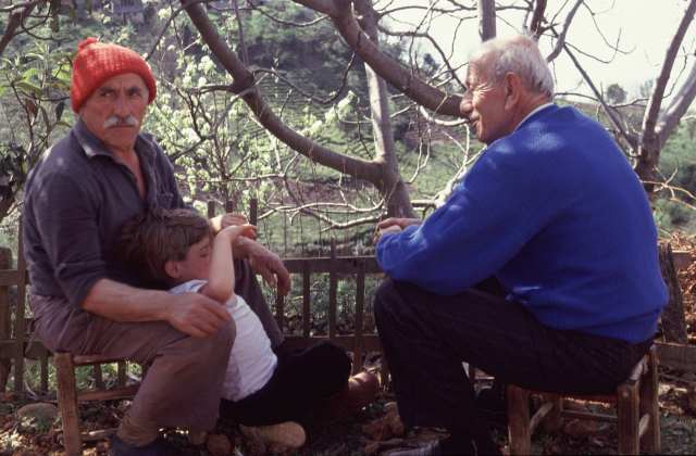 bei den Nachbarn oben im Dorf