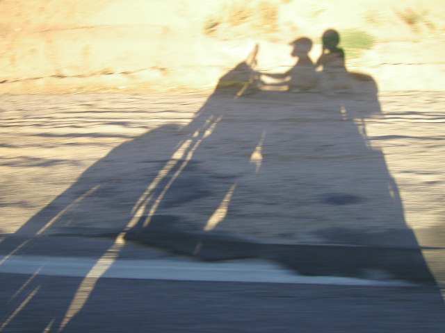 im Abendlicht unterwegs mit der Harley nach Rawhide