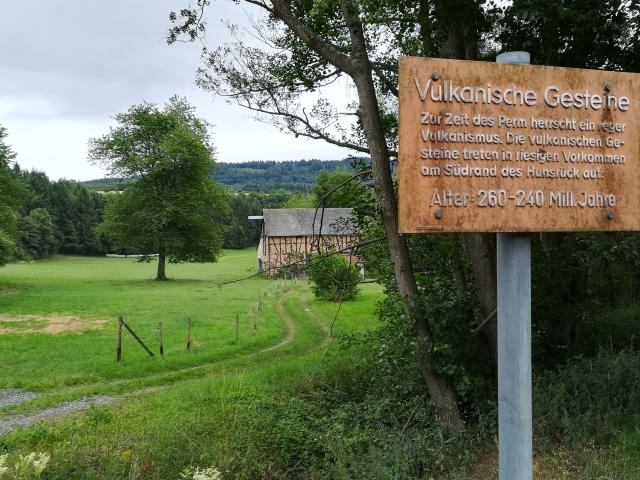 Hinweise frühen Vulkanismus