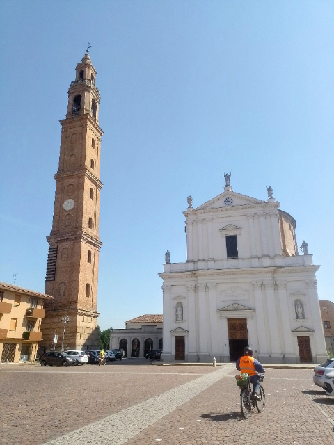 der Schiefe Turm von Ficarolo