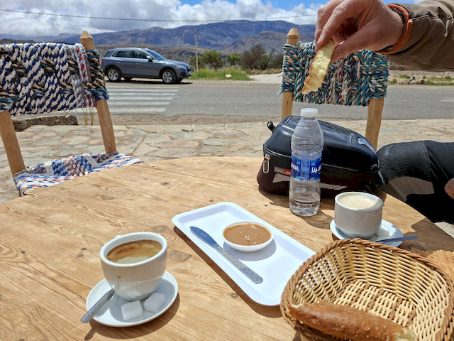 Pause mit Mandel-Aufstrich