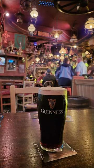 Guinness bei Live Musik im Pub, besser geht ein Tag nicht zu Ende.