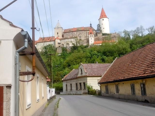 Blick auf die Burg Knvoklat